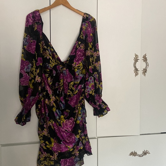 New floral dress! Adorable 🍁 🍁 - Picture 5 of 9